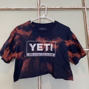Cropped yeti t shirt